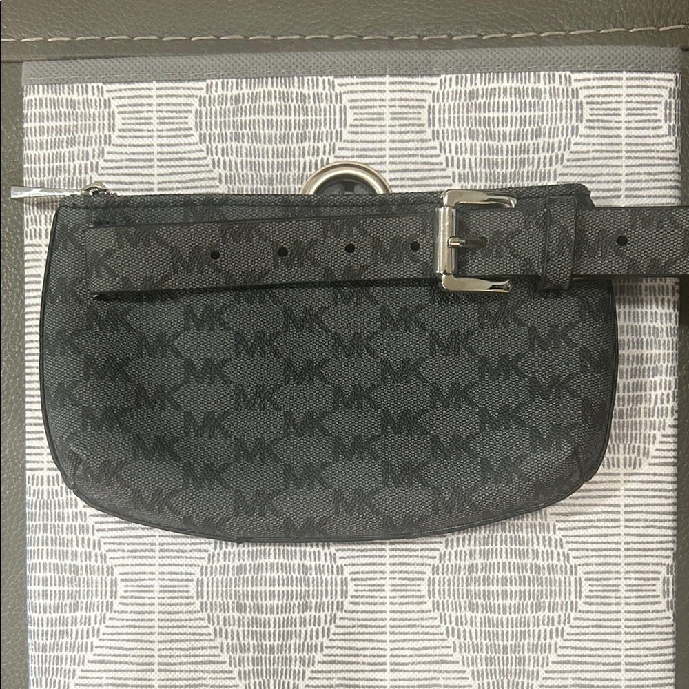 Michael Kors Gray and Black MK Logo Signature Belt Bag NEW - Picture 4 of 8